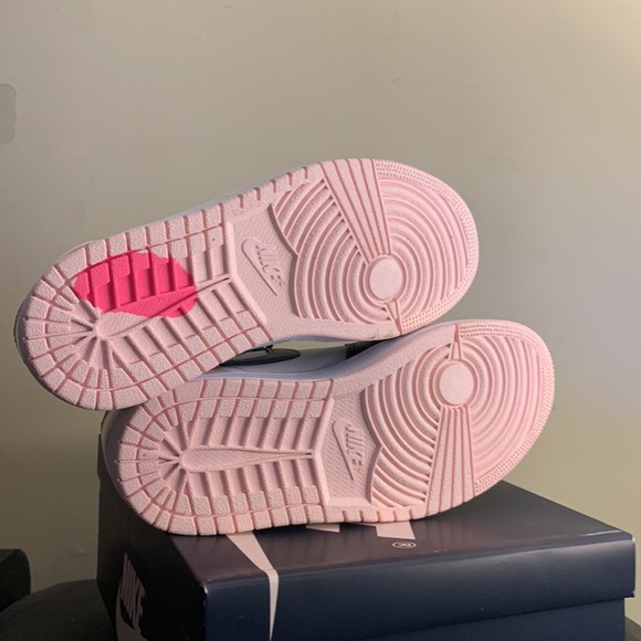 Not for sale YET - Air Jordan 1 Hi OG Bubblegum Women’s Size 8 - Picture 7 of 10